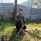 خاص | من موقدٍ بديل إلى حديقةٍ صغيرة… نصير يحوّل البتر إلى حياة في خيمة النزوح