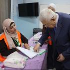 الرئيس عباس يدلي بصوته في الانتخابات المحلية بمدينة البيرة