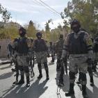 الأجهزة الأمنية في الخليل تنظم عرضا عسكريا في ذكرى الاستقلال