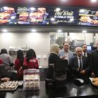 إفتتاح أولى مطاعم 