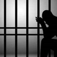 المخابرات الفلسطينية تقبض على مطلوب صادر بحقه أكثر من مذكرة اعتقال