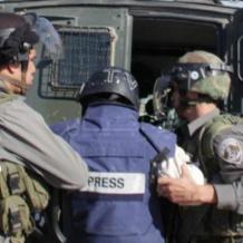 الاحتلال يعتقل الصحفي أحمد جلاجل من باحات المسجد الأقصى