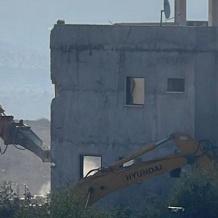 الاحتلال يجبر مواطنيْن على هدم منزلهما في جبل المكبر بالقدس