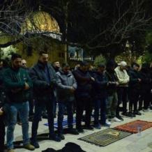 50 ألفا يؤدون صلاتي العشاء والتراويح في المسجد الأقصى