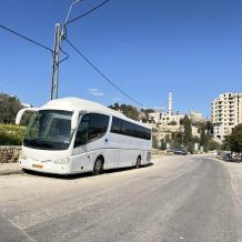 بلدية بيرزيت: إزالة باص متوقف على الشارع العام – جفنا