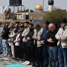 الاحتلال يواصل إغلاق الأقصى.. مئات الآلاف سيحرمون من أداء صلاة العيد غدا