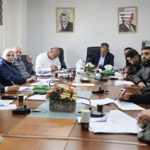 سلطة الأراضي تترأس اجتماع لجنة حماية أملاك الدولة والأراضي الوقفية وتقر إزالة تعديات في عدة محافظات