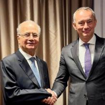 ملادينوف يبحث مع محمد مصطفى تنفيذ القرار الدولي 2803 وإعمار غزة