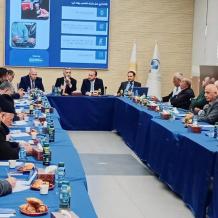 النقل والمواصلات تبحث توسيع حلول الدفع الإلكتروني في النقل العام