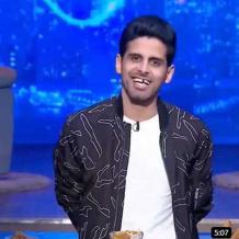 الموت يفجع الفنان حمدي الميرغني.. تعرف على سبب وفاة والده وموعد الجنازة