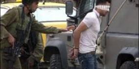 قوات الاحتلال تعتقل مواطنا من بلدة عزون