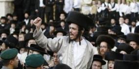 مستوطن يؤدي شعائر تلمودية في الاقصى وسط توتر شديد