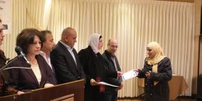 حفل تخريج جمعية الدفاع عن الأسرة للمشاركات في مشروع "تمكين النساء"