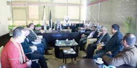د. غنام تعقد اجتماعا لمناقشة خطوات البدء ببناء مستشفى الكلى