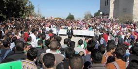 جامعة بيرزيت تنظم في وقفة تضامنية مع الأسير محمد القيق