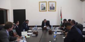 قلقيلية: المحافظ يلتقي وفدا من برنامج الامم المتحدة للمستوطنات البشرية