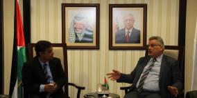 رئيس سلطة المياه يبحث مع بعثة البنك الدولي الدراسة المتعلقة بالمياه والفقر