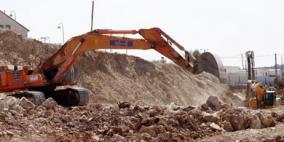 الاحتلال يخطر بهدم منزل وبركسات في قرية فصايل بالأغوار