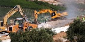 قوات الاحتلال تجرف أراضي شمال كفر الديك في سلفيت