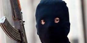 ملثمون على دراجة هوائية يسرقون ٢٠٠ الف شيقل من احدى محطات الوقود بنابلس