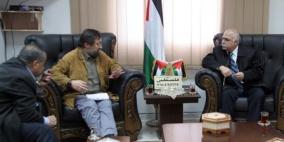 محافظ قلقيلية يلتقي وفدا من مستشفى وكالة الغوث