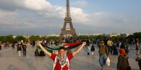 بمبادرة فردية: فلسطيني من جنين يجوب العالم و يرفع علم فلسطين