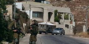 بالصور : اعتقال شاب عقب اقتحام قوات الاحتلال مدينة نابلس