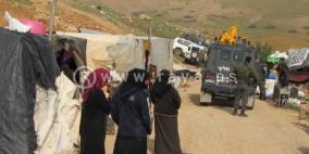 سلطات الاحتلال تخطر ستة موطنين بإزالة مساكنهم في الأغوار