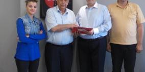 المشروبات الوطنية ترعى فريق المبارزة النسوي في نادي ثقافي البيرة للعام الثاني