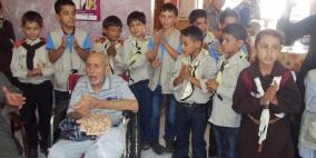 بنات طورة الأساسية وميمونة بنت الحارث يشاركن المسنين يومهم العالمي