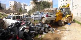 اتلاف 30 مركبة و5 دراجات نارية غير قانونية في الخليل