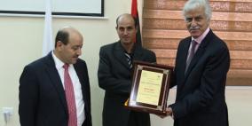 جامعة خضوري تكرم عدد من كوادر ديوان الموظفين العام