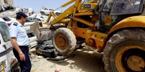 الشرطة تتلف 130 مركبة غير قانونية في رام الله والبيرة