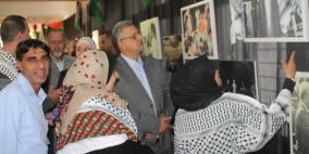 مدرسة بنات فرعون الثانوية تنظم معرض صور للشهيد ياسر عرفات