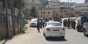 بالصور: مستوطن يدهس شابا بالخليل