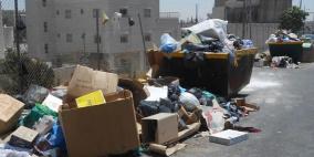 لماذا تتحول الخليل يوم الجمعة لـ"مكب نفايات"