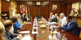 وفد من مدينة ستافنجر النرويجية يبحث تعزيزسبل التعاون المشترك مع جامعة النجاح الوطنية