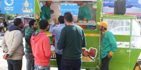 صور.. أول مطعم مُتنقل يسير في شوارع غزة