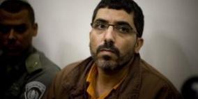 الأسير ضرار أبو سيسي محروم من زيارة عائلته للعام الخامس على التوالي