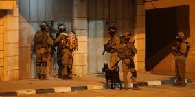 جيش الاحتلال: اعتقلنا شخصين لهما علاقة بتفجير عبوة ناسفة قرب حزما