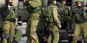 الاحتلال يسلم شابا من اليامون بلاغا لمراجعة مخابراته