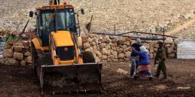 الاحتلال يوقف العمل في خزانات للمياه جنوب الخليل