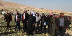 الحمد الله: الحكومة ستكثف دعمها للتجمعات البدوية والمناطق المهمشة المهددة من الجدار والاستيطان