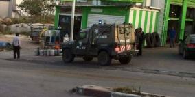 تحرير مخالفات باهظة لمحلات تجارية في خزما