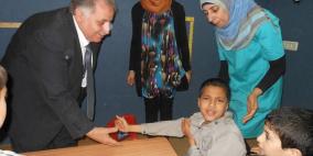 رئيس بلدية طولكرم يزور جمعية تأهيل أطفال التوحد في المدينة