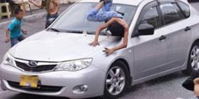 مستوطن يدهس طفلا شرق بلدة يطا