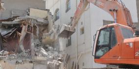 الاحتلال هدم 128 مبنى وسلم أوامر هدم لـ60 منزلاً خلال اغسطس