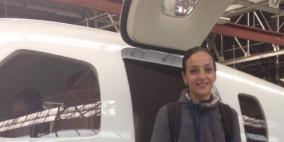 جمانة عابد أول فلسطينية تقود طائرة