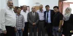 المحافظ الخندقجي واللواء الفارس يسلمان مكرمة رئاسية لعائلة مستورة