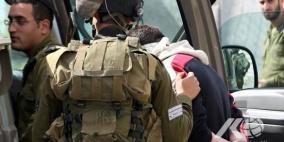 الاحتلال يعتقل شابا في الخليل